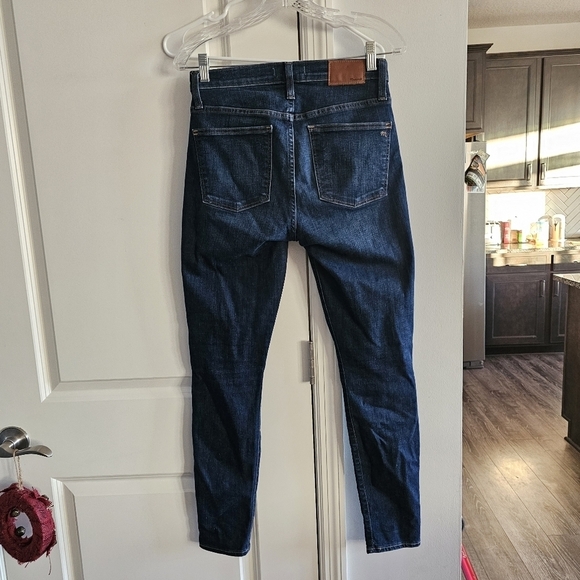 Madewell 9" Mid-Rise Skinny Jeans in Hayes Wash: Button-Front Edition - Picture 5 of 8